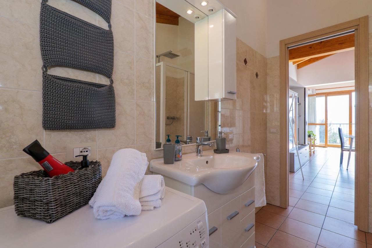 Panoramic'S Loft Apartment Verbania Exterior photo